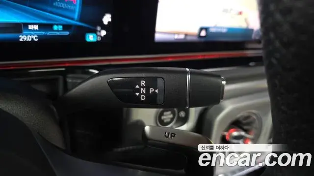 Mercedes-Benz G-Class 2024 — Photo 18/20
