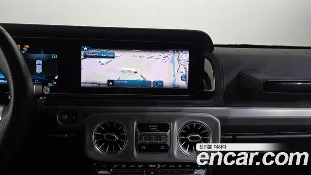 Mercedes-Benz G-Class 2024 — Photo 7/20