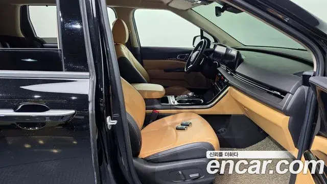 Kia Carnival 2021 — Фото 11/20