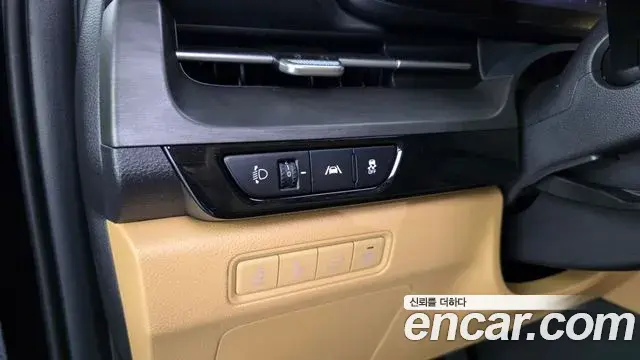 Kia Carnival 2021 — Фото 17/20