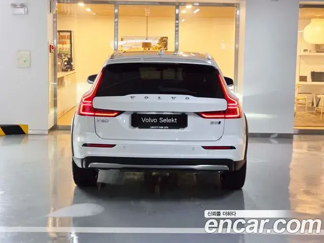 Volvo V60 Cross Country 2025 — Фото 4/20