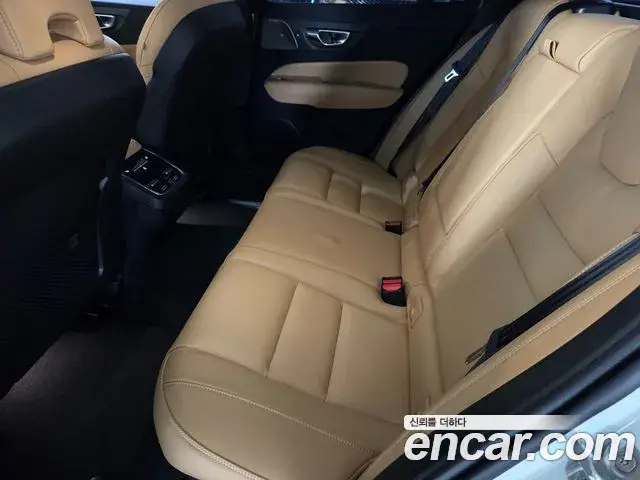 Volvo V60 Cross Country 2025 — Фото 11/20