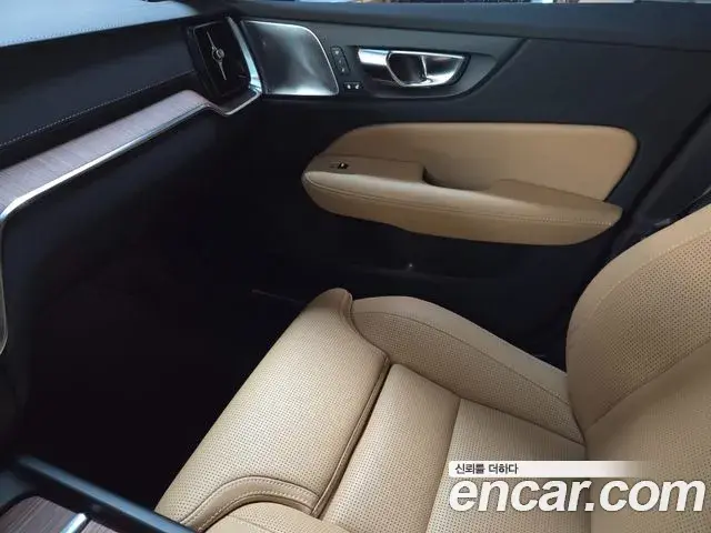Volvo V60 Cross Country 2025 — Фото 12/20
