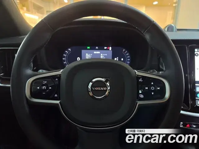Volvo V60 Cross Country 2025 — Фото 13/20