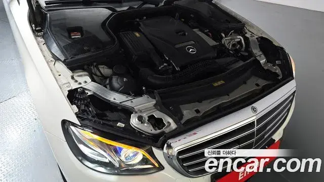Mercedes-Benz E-Class 2019 — Фото 6/20
