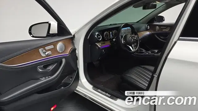 Mercedes-Benz E-Class 2019 — Фото 10/20