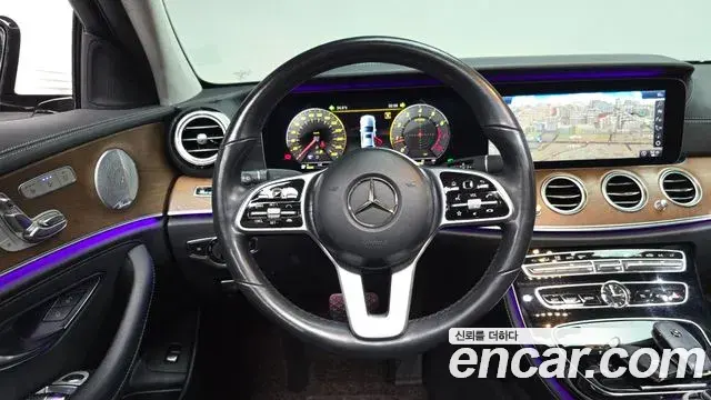 Mercedes-Benz E-Class 2019 — Фото 13/20