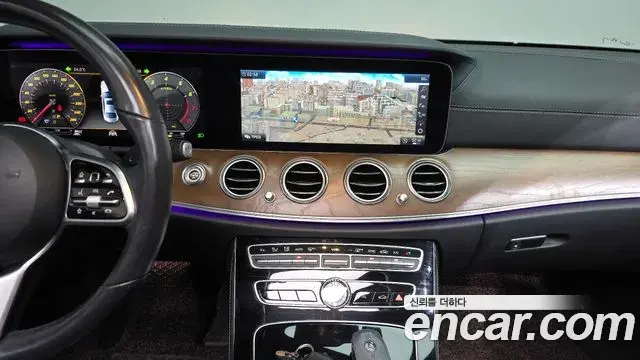 Mercedes-Benz E-Class 2019 — Фото 14/20