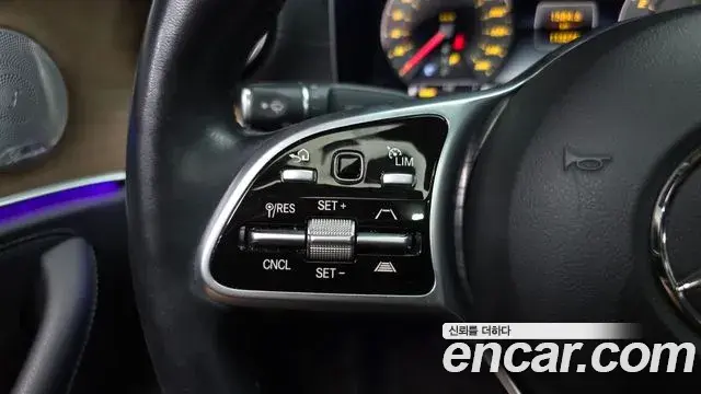 Mercedes-Benz E-Class 2019 — Фото 16/20