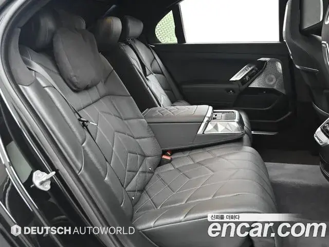 BMW 7 Series 2023 — Фото 11/20