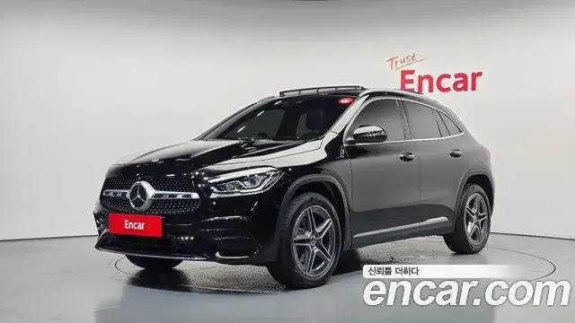 Mercedes-Benz GLA-Class 2023 — Фото 1/20