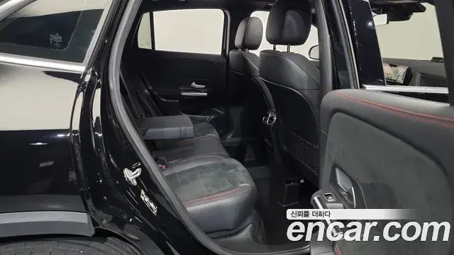 Mercedes-Benz GLA-Class 2023 — Фото 12/20