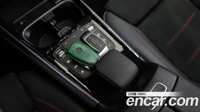 Mercedes-Benz GLA-Class 2023 — Фото 17/20