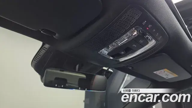 Mercedes-Benz GLA-Class 2023 — Фото 18/20