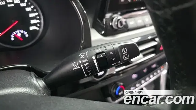 Kia Seltos 2022 — Şəkil 14/31