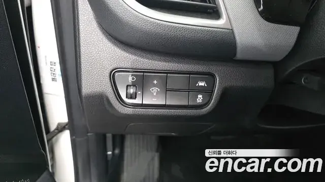 Kia Seltos 2022 — Şəkil 17/31