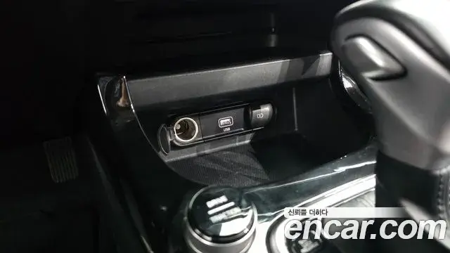 Kia Seltos 2022 — Şəkil 28/31