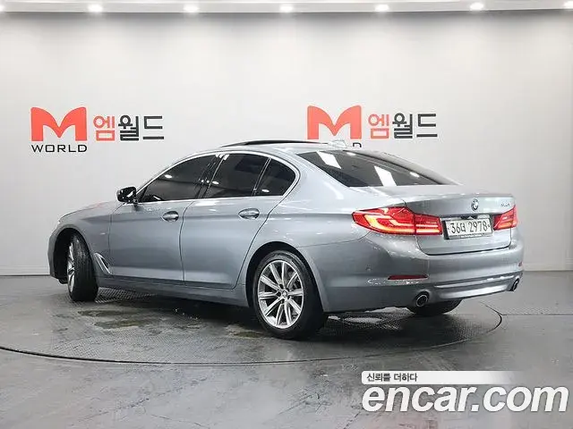 BMW 5 Series 2018 — Фото 2/19