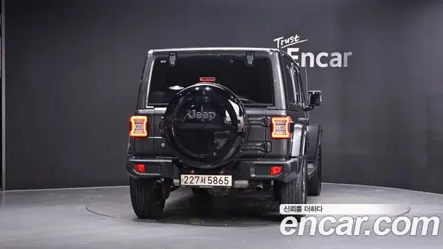 Jeep Wrangler 2020 — Фото 4/20