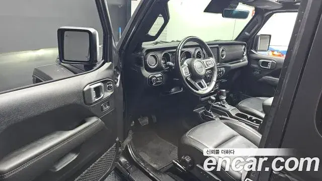 Jeep Wrangler 2020 — Фото 10/20