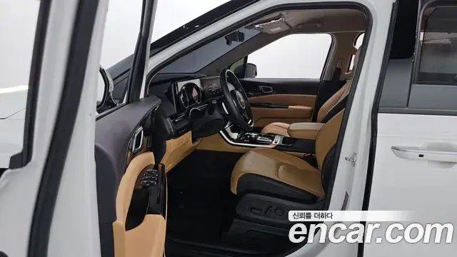 Kia Carnival 2023 — Фото 10/20