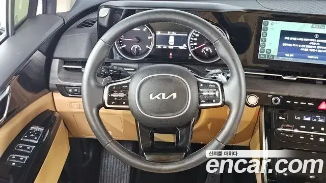 Kia Carnival 2023 — Фото 11/20
