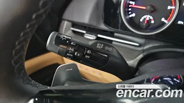 Kia Carnival 2023 — Фото 15/20