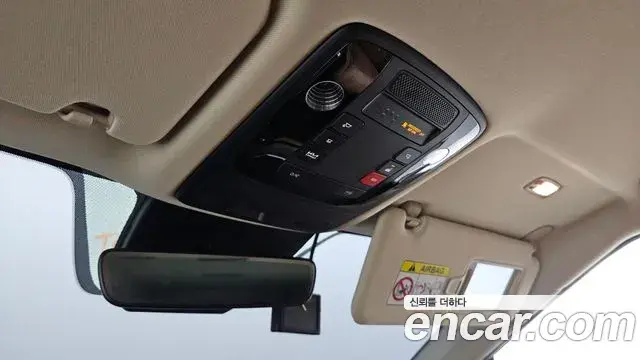 Kia Carnival 2023 — Фото 17/20