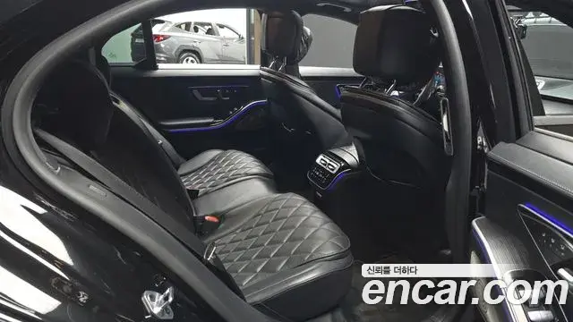 Mercedes-Benz S-Class 2022 — ფოტო 16/20
