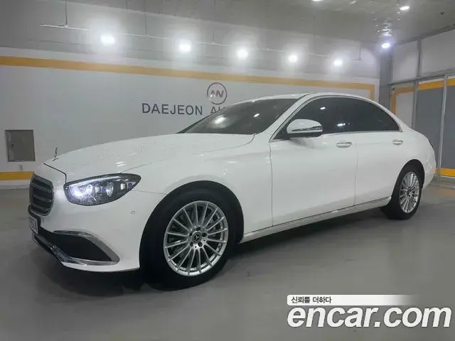 Mercedes-Benz E-Class 2020 — Фото 3/20
