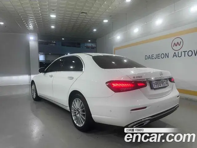 Mercedes-Benz E-Class 2020 — Фото 4/20