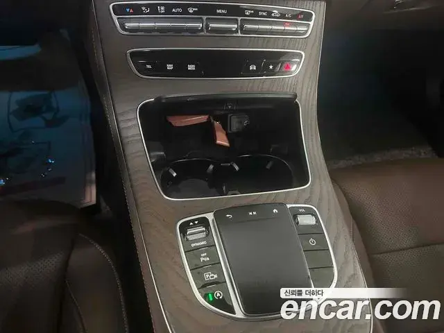 Mercedes-Benz E-Class 2020 — Фото 14/20