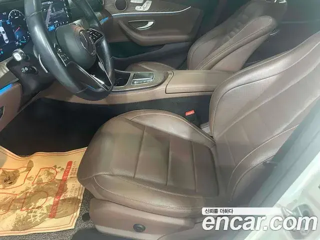 Mercedes-Benz E-Class 2020 — Фото 15/20