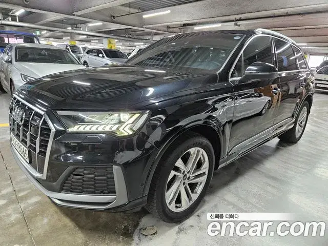 Audi Q7 2022 — Фото 1/20