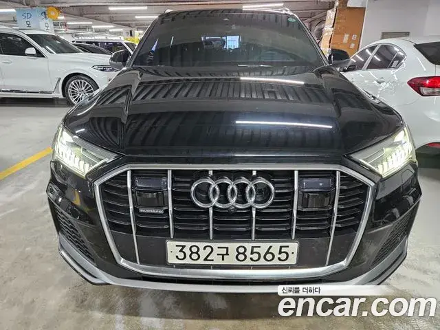 Audi Q7 2022 — Фото 3/20