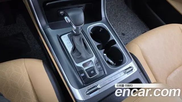 Kia Carnival 2021 — Фото 8/20
