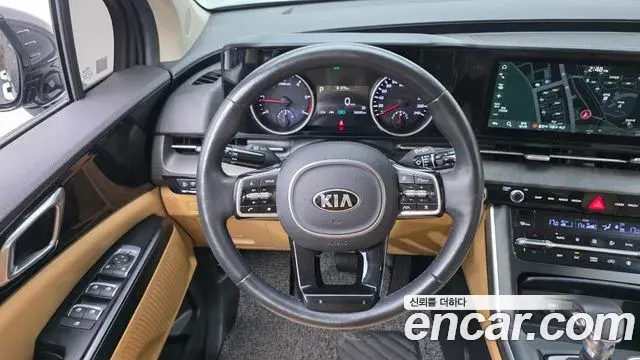 Kia Carnival 2021 — Фото 13/20