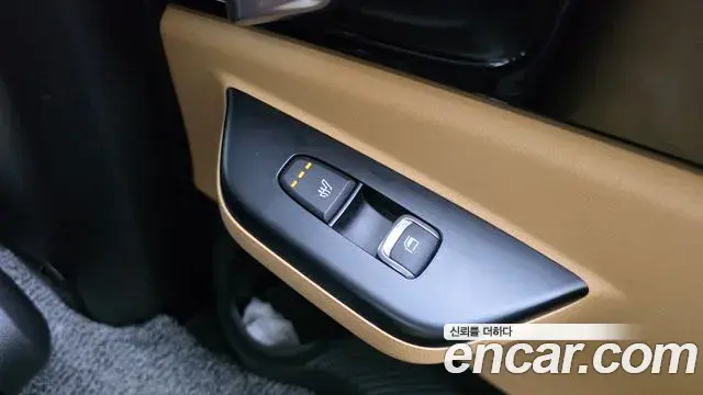 Kia Carnival 2021 — Фото 19/20
