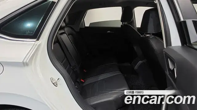 Volkswagen Jetta 2024 — Photo 21/37