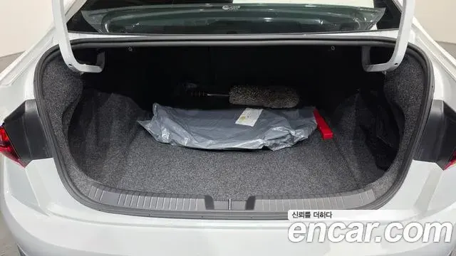 Volkswagen Jetta 2024 — Photo 18/37