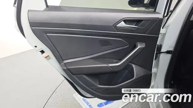 Volkswagen Jetta 2024 — Photo 8/37