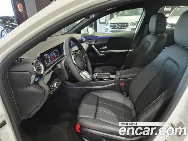 Mercedes-Benz A-Class 2026 — Фото 8/18
