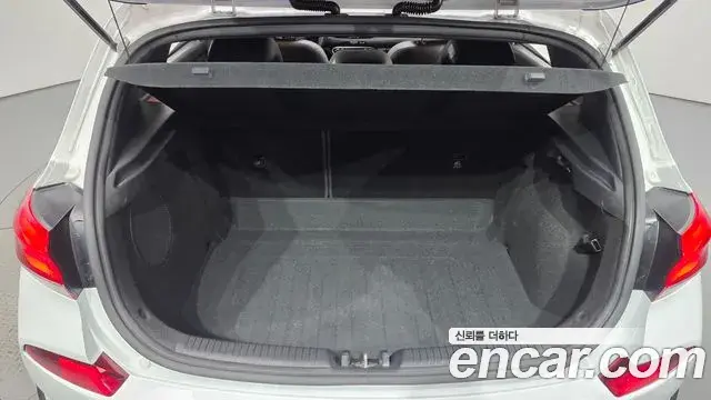 Hyundai i30 2019 — Фото 18/20