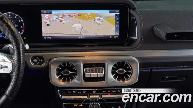 Mercedes-Benz G-Class 2021 — Photo 11/30