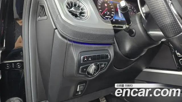 Mercedes-Benz G-Class 2021 — Photo 28/30