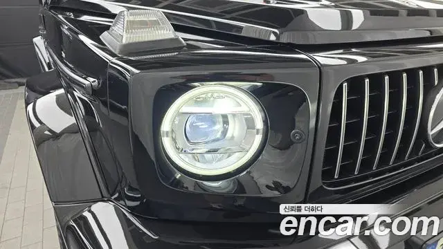Mercedes-Benz G-Class 2021 — Photo 19/30