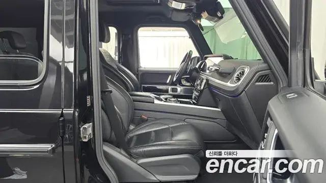 Mercedes-Benz G-Class 2021 — Photo 23/30