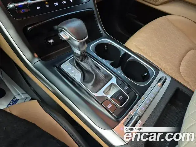 Kia Carnival 2022 — Фото 6/20