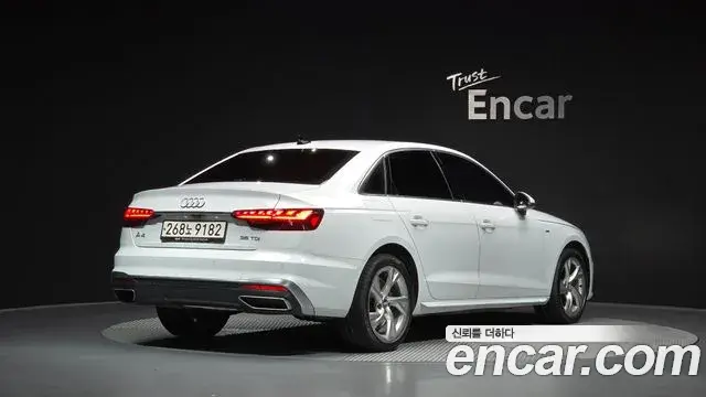 Audi A4 2021 — Фото 2/20