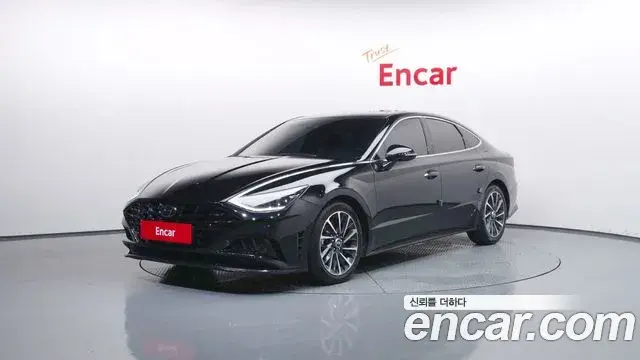 Hyundai Sonata 2022 — Фото 1/20